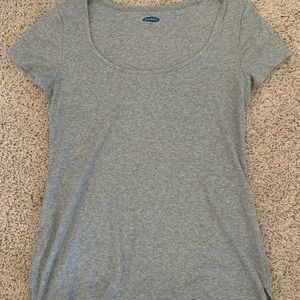 Simple low neck gray tee
